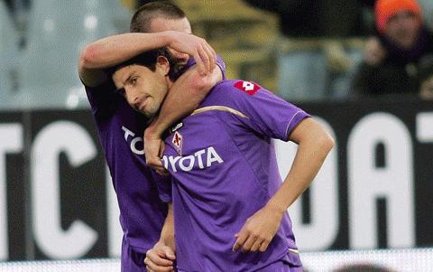 Trước khi rời sân vì thẻ đỏ, Castillo kịp hoàn tất cuộc lội ngược dòng cho Fiorentina. Ảnh: Getty Images