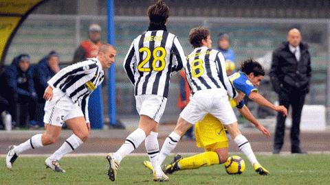 Thua trận và bị đánh bật khỏi top 3, Juve tiếp tục sống mà không biết ngày mai. Ảnh: Getty Images