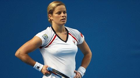 Clijsters nhận thất bại bẽ bàng và là cú sốc lớn của giải. Ảnh: AustralianOpen.com