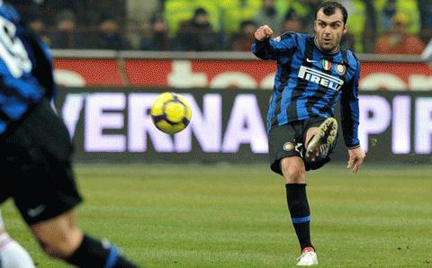 Pandev chơi rất nổi bật trên hàng công Inter. Ảnh: Getty Images