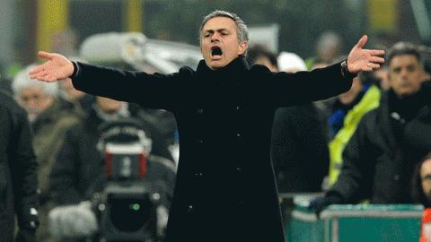 Mourinho tiếp tục thể hiện mình là bậc thầy so với Leonardo. Ảnh: Getty Images