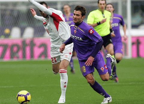 Mẫu nước tiểu của Mutu, được lấy sau trận gặp Bari, cho kết quả dương tính trong lần xét nghiệm đầu tiên. Ảnh: Getty Images