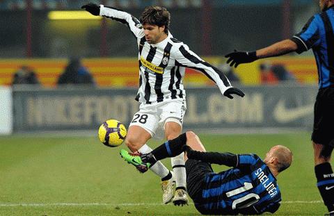 Diego mở tỉ số từ sớm, nhưng Juve vẫn phải dừng cuộc chơi. Ảnh: Getty Images