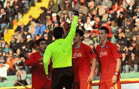 Napoli đã rơi trở lại mặt đất. Ảnh: Getty Images