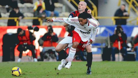 Milan bất lực trong việc tìm kiếm bàn thắng trước Bologna. Ảnh: Getty Images