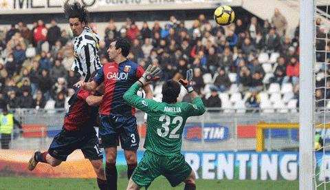 Sau hơn 3 tháng tịt ngòi, Amauri ghi bàn trở lại, mở ra cuộc lội ngược dòng cho Juve. Ảnh: Getty Images