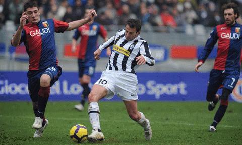 Del Piero và các đồng đội đã rất nỗ lực để lội ngược dòng trước Genoa. Ảnh: Getty Images