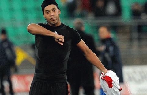 Ronaldinho tự tin Milan có thể đua tranh Scudetto với Inter. Ảnh: Getty Images