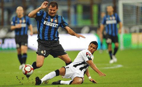 Udinese luôn biết cách gây khó khăn cho Inter. Ảnh: Getty Images