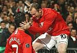 Rooney - Ronaldo: Kẻ lên hương, người cúi mặt