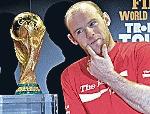 Rooney 'nổ súng' liên tục nhờ... hói đầu