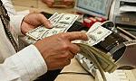 Tranh thủ mua gom khi giá USD tuột dốc
