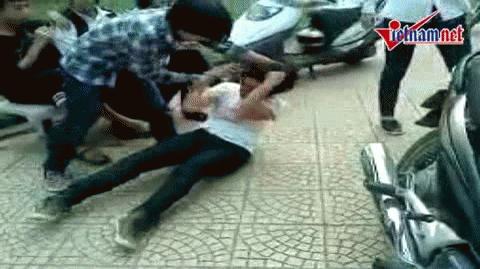 Video nữ sinh đánh nhau dã man hơn cả nam sinh