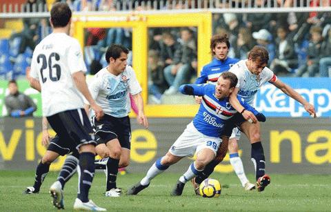 Lazio đang tiến gần đến Serie B sau thất bại trước Samp. Ảnh: Getty Images