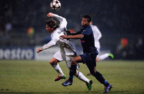 Tạm dẫn trước Real, Lyon đang mơ đến vé tứ kết Champions League. Ảnh: Getty Images