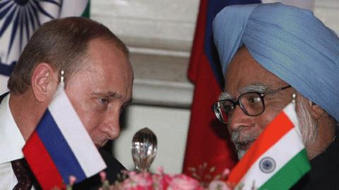 Vladimir Putin và Manmohan Singh tại lễ ký thỏa thuận hạt nhân (Ảnh: EPA)