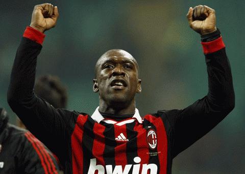 Seedorf trở thành người hùng trong chiến thắng của Milan. Ảnh: Reuters