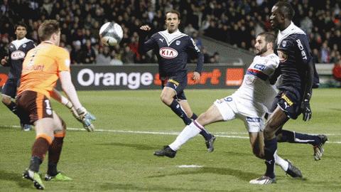 Lyon và Bordeaux sẽ "chiến" từ Ligue 1 đến Champions League. Ảnh: Reuters