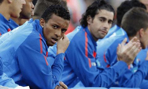 Nani là người mới nhất bị biến thành khán giả ở World Cup 2010. Ảnh: Reuters