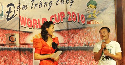 thành Lương xem World Cup. Ảnh: Đức Anh