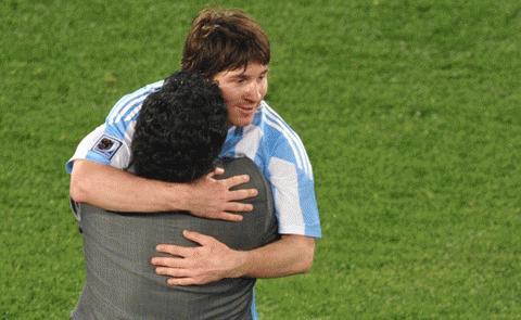 Sự đồng cảm từ Maradona là điều mà Messi rất cần. Ảnh: Getty Images