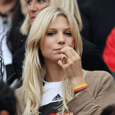 Sarah Brandner, bạn giá của tiền vệ Schweinsteiger