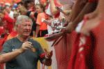 Ferguson 'bênh' nhà Glazer: 'Cuộc chiến' mới ở M.U?