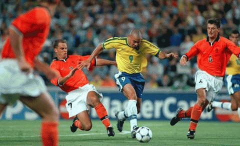 Lần cuối cùng Brazil và Hà Lan gặp nhau ở một kỳ World Cup là tại Pháp năm 1998. Ảnh: AP