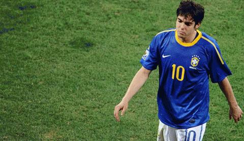 Kaka rời World Cup 2010 trong nước mắt... Ảnh: Getty Images