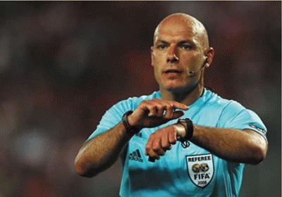 Trọng tài Howard Webb