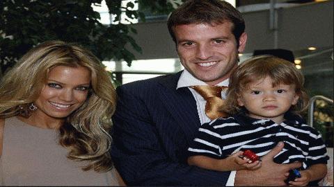 Van der Vaart cùng vợ con