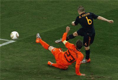Bàn thắng của Iniesta đã giúp Hà Lan tiến rất gần đến ngôi vô địch