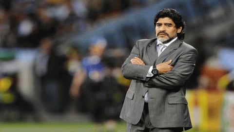 HLV Maradona vẫn chưa quyết định có tiếp tục dẫn dắt ĐT Argentina nữa hay không. Ảnh: Getty