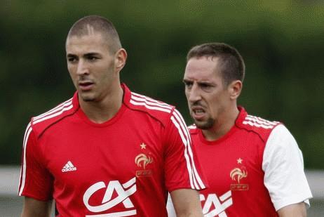 Cả Benzema và Ribery đã bị bắt để điều tra. Ảnh: Reuters