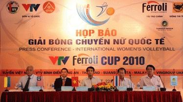 Lễ khai mạc giải bóng chuyền nữ VTV-Feroli Cup 2010. Ảnh: Quang Thắng