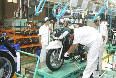 Ngà nh công nghiệp Việt Nam cơ bản là  gia công và  lắp ráp nên giá trị gia tăng thấp. Ảnh minh họa: VNN