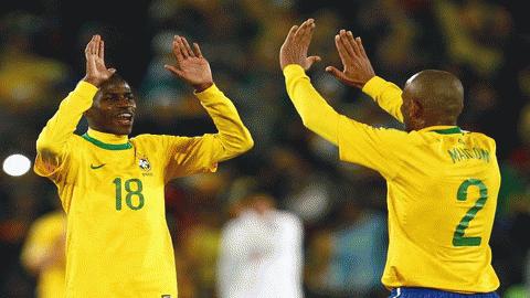 Ramires (trái) bày tỏ ý muốn đầu quân cho Chelsea. Ảnh: Getty
