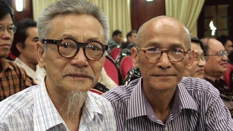 Một số nhà văn Việt Nam đang sinh sống ở nước ngoài cũng về dự đại hội. Trong ảnh: nhà văn Nguyễn Văn Thọ (Đức, bên phải) và nhà văn Đỗ Chu