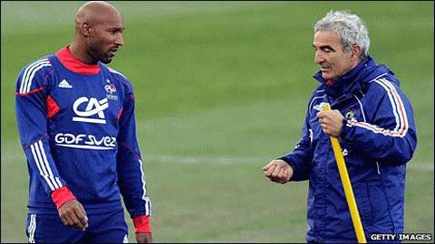 Anelka đã đổ lỗi cho HLV Domenech trong thất bại thảm hại của ĐT Pháp tại World Cup 2010. Ảnh: Getty