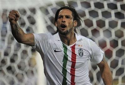 Amauri giúp Juve có lợi thế lớn ở trận lượt về
