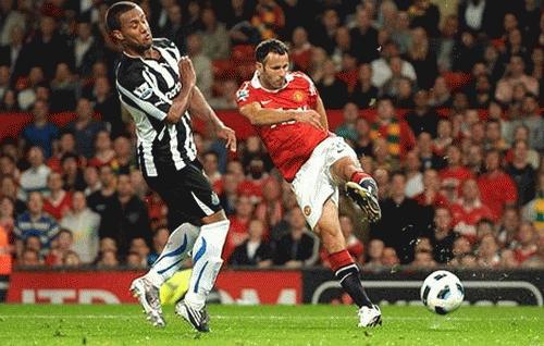 72424_giggs2.jpg