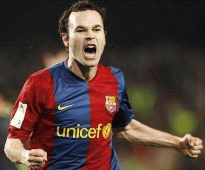 Iniesta, cái tên đáng chú ý nhất ở vị trí tiền vệ.