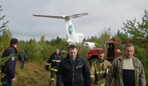 Xem phi công Nga hạ cánh thần diệu, cứu 81 người