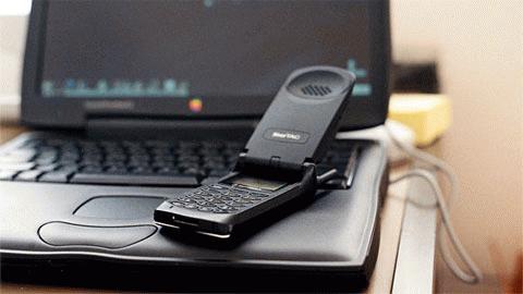 Con người cũng phải đối mặt với những nguy cơ phơi nhiễm độc chất từ chính các thiết bị tiện dụng này.