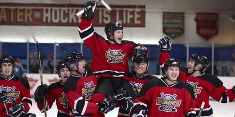 Score: A Hockey Musical, một phim hài hước thuần túy mở màn cho LHP Toronto hôm 9/9.