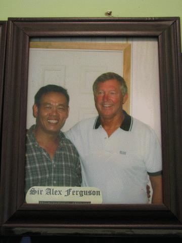 Lần đầu gặp mặt của Tony Tuấn và Sir Alex