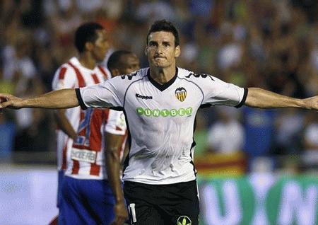 Aduriz giữ 1 điểm ở lại Mestalla với pha đánh đầu dũng mãnh