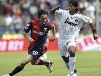 Ronaldinho liệu có tỏa sáng giúp Milan thoát khỏi khó khăn hiện tại