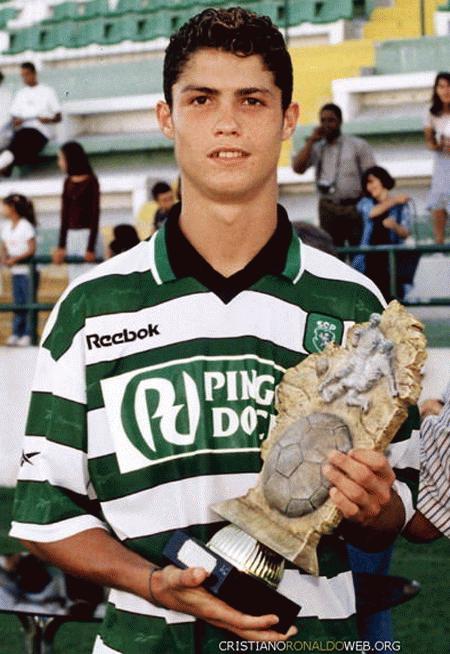Năm 13 tuổi, Ronaldo bắt đầu chơi cho đội bóng nổi tiếng của Bồ Đào Nha là Sporting Lisbon