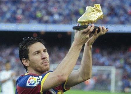 Danh hiệu "chiếc giày vàng" chứng tỏ Messi đang ngày càng toàn diện…